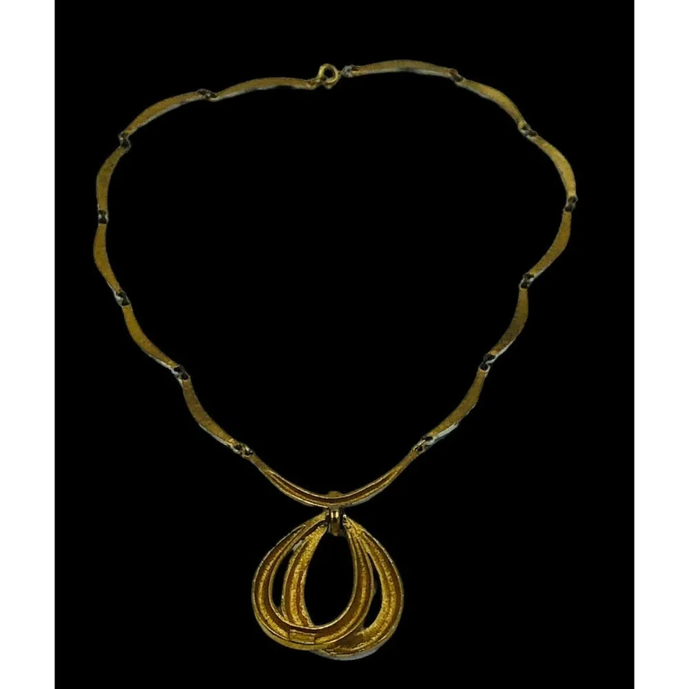 Vintage Crown Trifari White Enamel Bar Link Necklace with Tear Drop Pendant